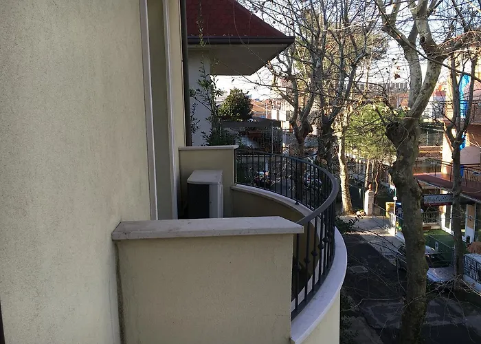 Residenza Melucci 4* 리미니