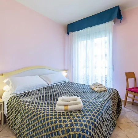 شقة فندقية Residenza Melucci ريميني