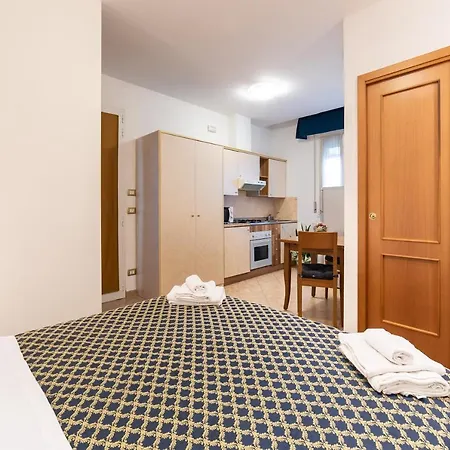 شقة فندقية Residenza Melucci ريميني