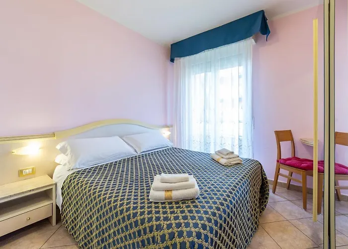 شقة فندقية Residenza Melucci ريميني