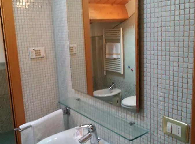 Residenza Melucci 公寓式酒店 里米尼