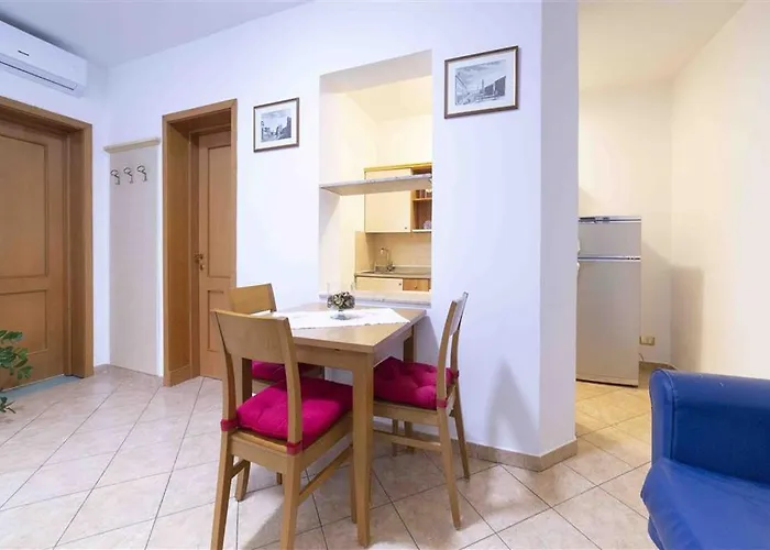 Residenza Melucci Ξενοδοχείο με διαμερίσματα Ρίμινι